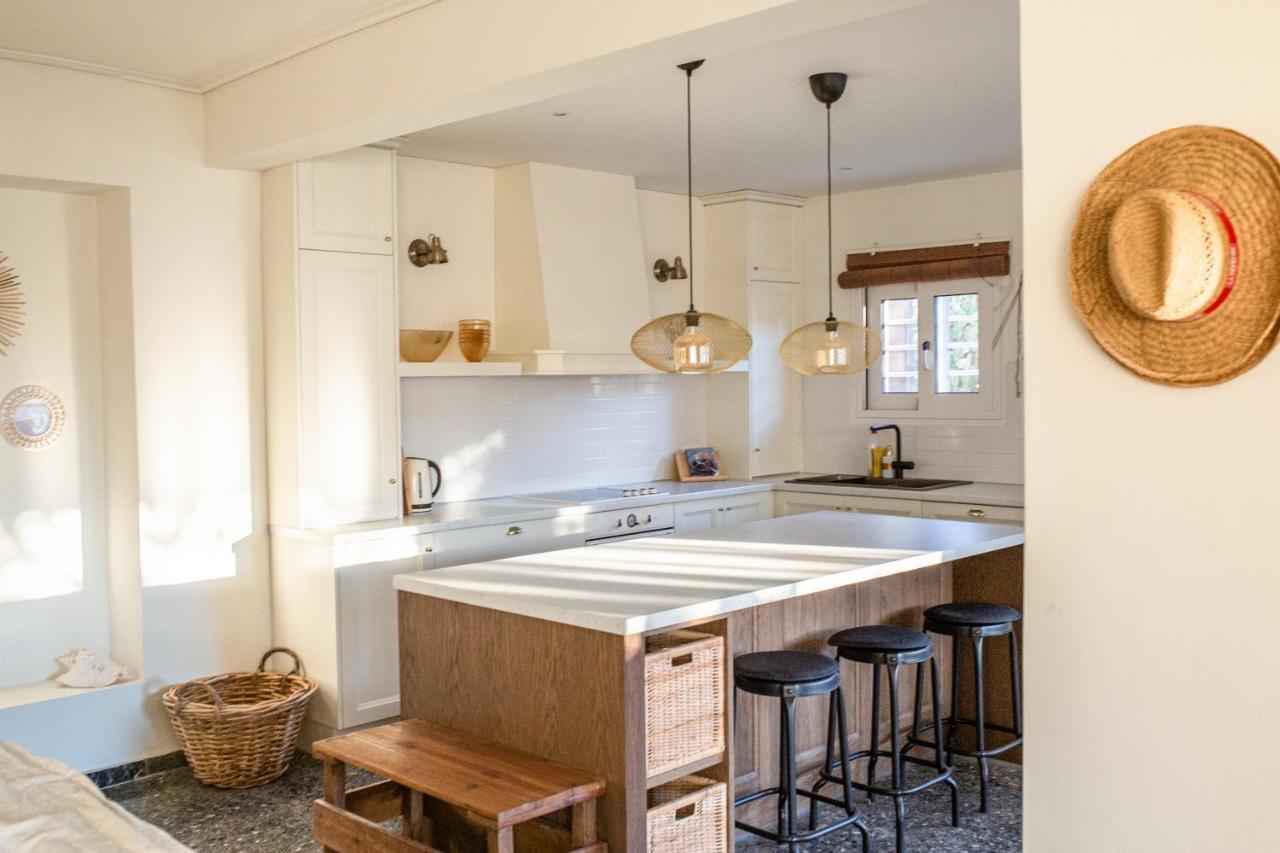 Rafia Loft Loutraki, Garden & Pool Table - Beach Eksteriør billede