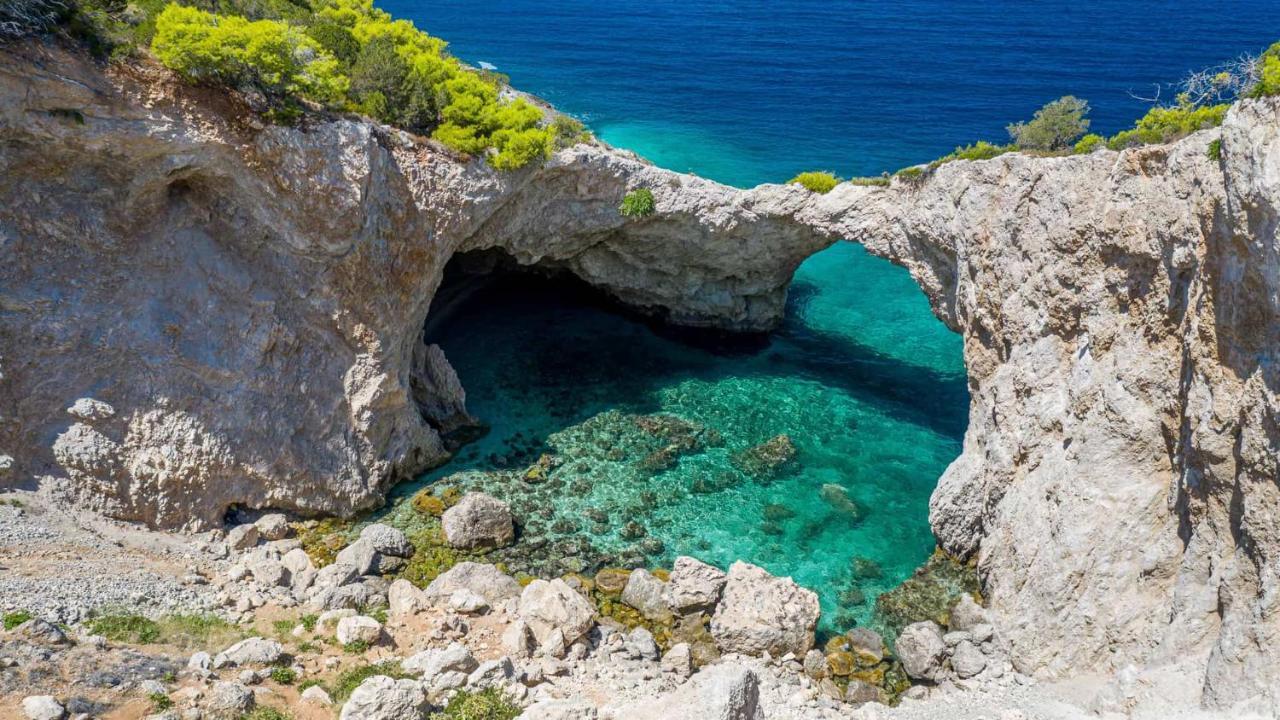 Rafia Loft Loutraki - Heated Pool & Billiard I Beach Loutráki Eksteriør billede
